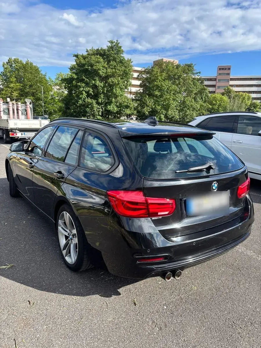 Gebraucht BMW 320 Sport Line 190 PS (139 kW) 2015 Schwarz Kombi