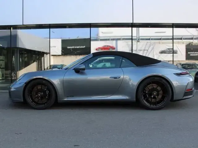Neu Porsche 992 541 PS (397 kW) 2026 Vanadiumgraumetallic (metallic) Cabrio