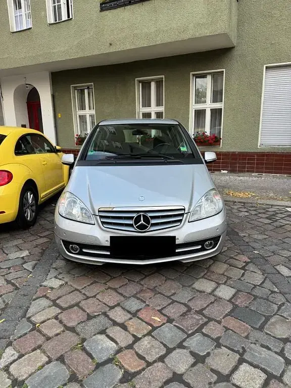 Gebraucht Mercedes A180 116 PS (85 kW) 2009 Silber Limousine