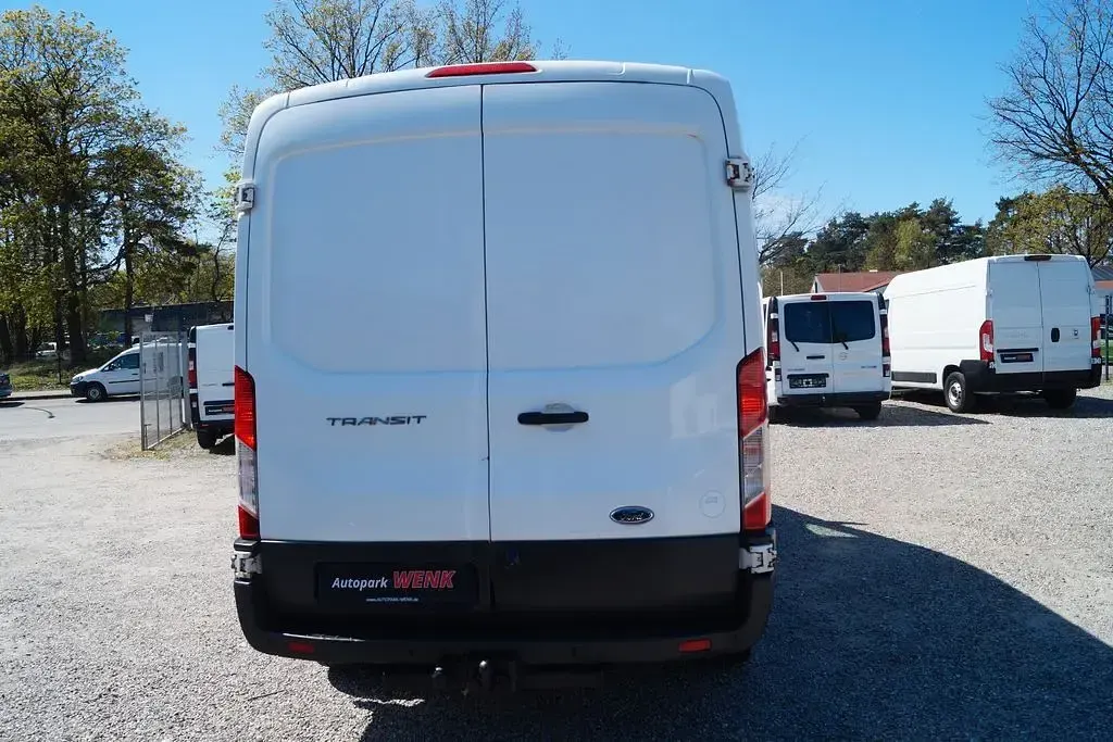 Usado Ford Transit 131 HP (96 kW) 2018 Branco Sedan