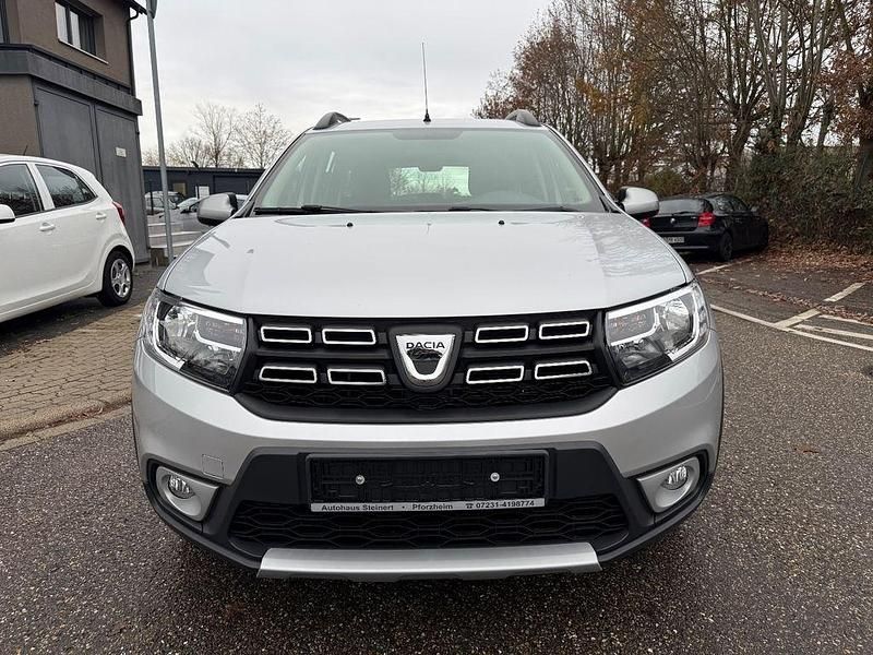 Gebraucht Dacia Logan MCV Celebration 90 PS (66 kW) 2017 Grau Kombi