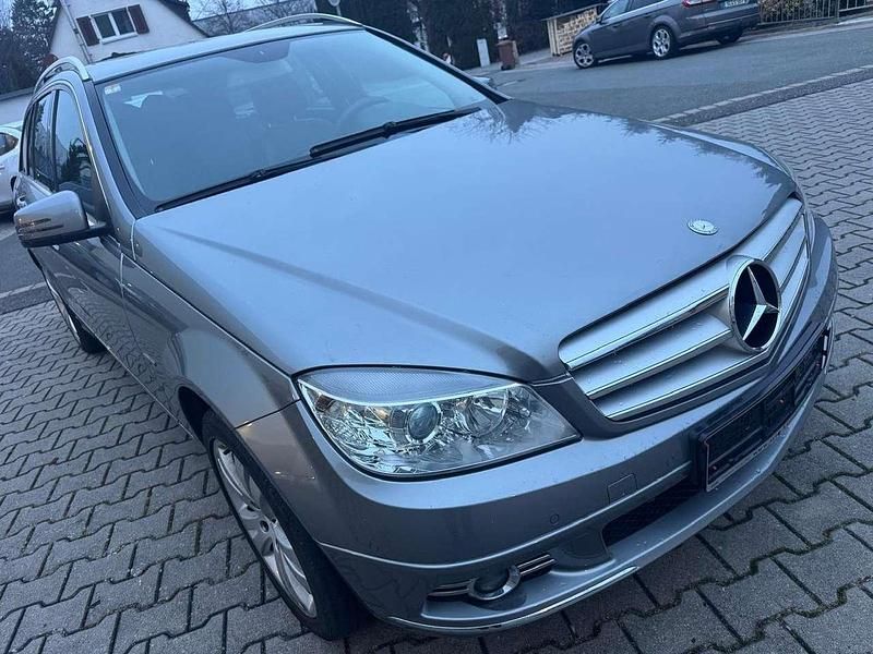 Palladiumsilber metalliclack Gebraucht 2009 Mercedes C180 Kombi | 7.790 € - Bild 1/4