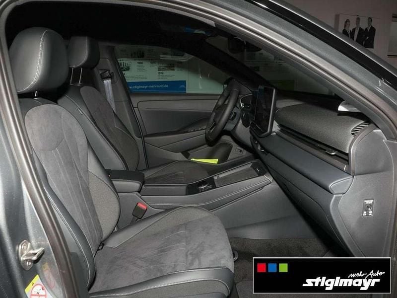 Neu VW T-Roc Style 150 PS (110 kW) 2026 Wolf grey metallic SUV