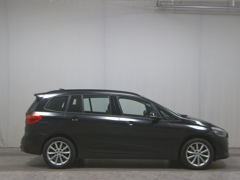 Schwarz Gebraucht 2019 BMW 220 Gran Tourer Advantage Van / Kleinbus | 15.680 € (Fairer Preis) - Bild 1/4