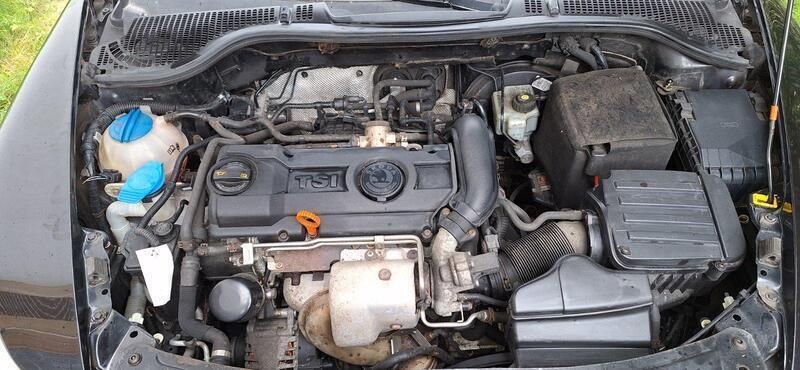 Schwarz Gebraucht 2010 Skoda Octavia Kombi | 2.600 € - Bild 1/4