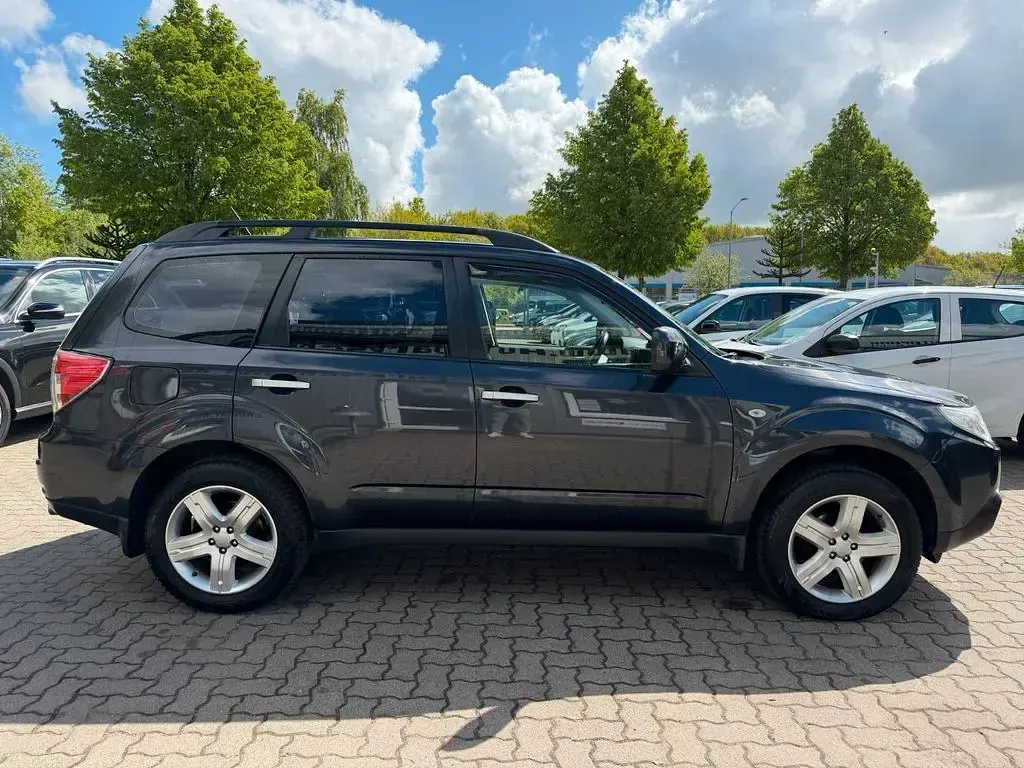 Occasion Subaru Forester 150 ch (110 kW) 2011 Gris SUV