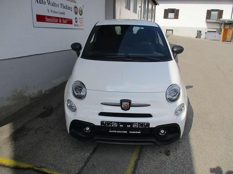 Gebraucht Abarth 595 165 PS (121 kW) 2024 Gara weiß Kleinwagen