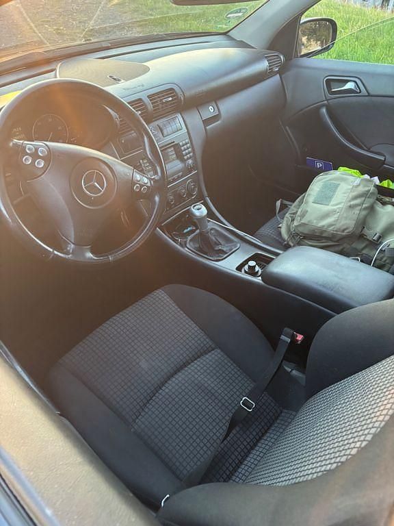 Gebraucht Mercedes 220 131 PS (96 kW) 2007 Schwarz Coupé