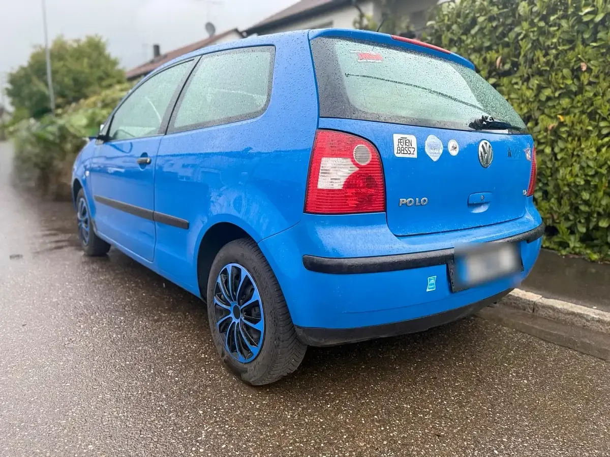 Gebraucht VW Polo 65 PS (47 kW) 2004 Blau Kleinwagen