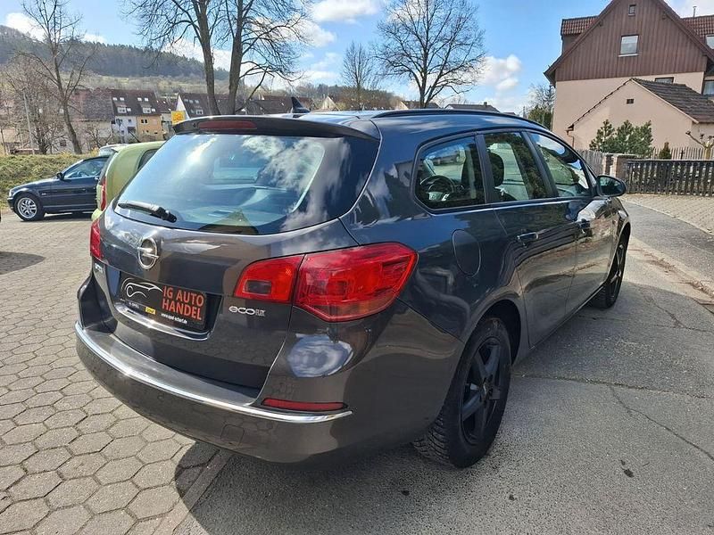 Gebraucht Opel Astra Edition 110 PS (80 kW) 2014 Grau Kombi