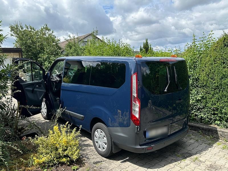 Second-hand Ford Transit 109 CP (80 kW) 2014 Monovolum