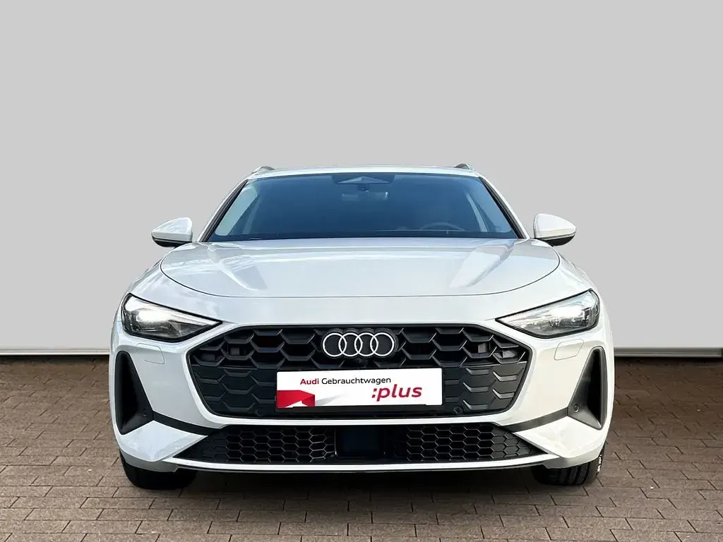 Gebraucht Audi A5 Sport 204 PS (150 kW) 2025 Weiß Kombi