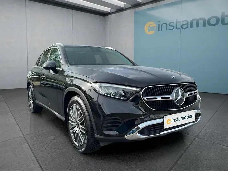 Gebraucht Mercedes GLC200 204 PS (150 kW) 2023 Schwarz SUV