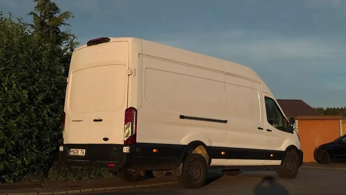 Gebraucht Ford Transit Trend 130 PS (95 kW) 2021 Weiß Limousine