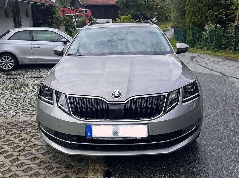 Beige Gebraucht 2018 Skoda Octavia Style Kombi | 17.500 € (Etwas zu teuer) - Bild 1/4