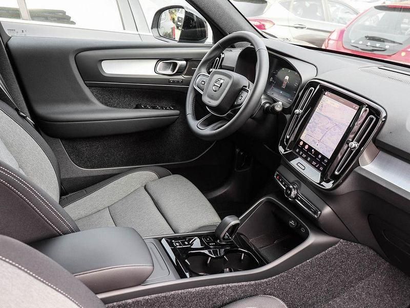 Gebraucht Volvo XC40 Plus 163 PS (119 kW) 2026 Grau SUV