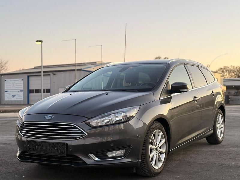 Grau Gebraucht 2017 Ford Focus Titanium Kombi | 6.500 € (Superpreis) - Bild 1/4