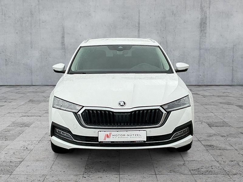 Gebraucht Skoda Octavia Style 150 PS (110 kW) 2024 Candyweiss Kombi