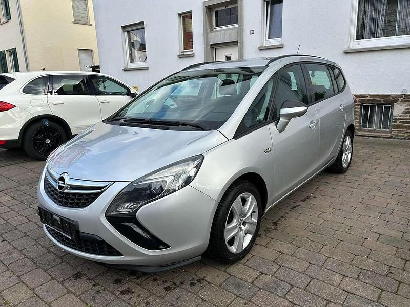 Silber Gebraucht 2011 Opel Zafira Tourer Edition Van / Kleinbus | 3.999 € (Teuer) - Bild 1/4