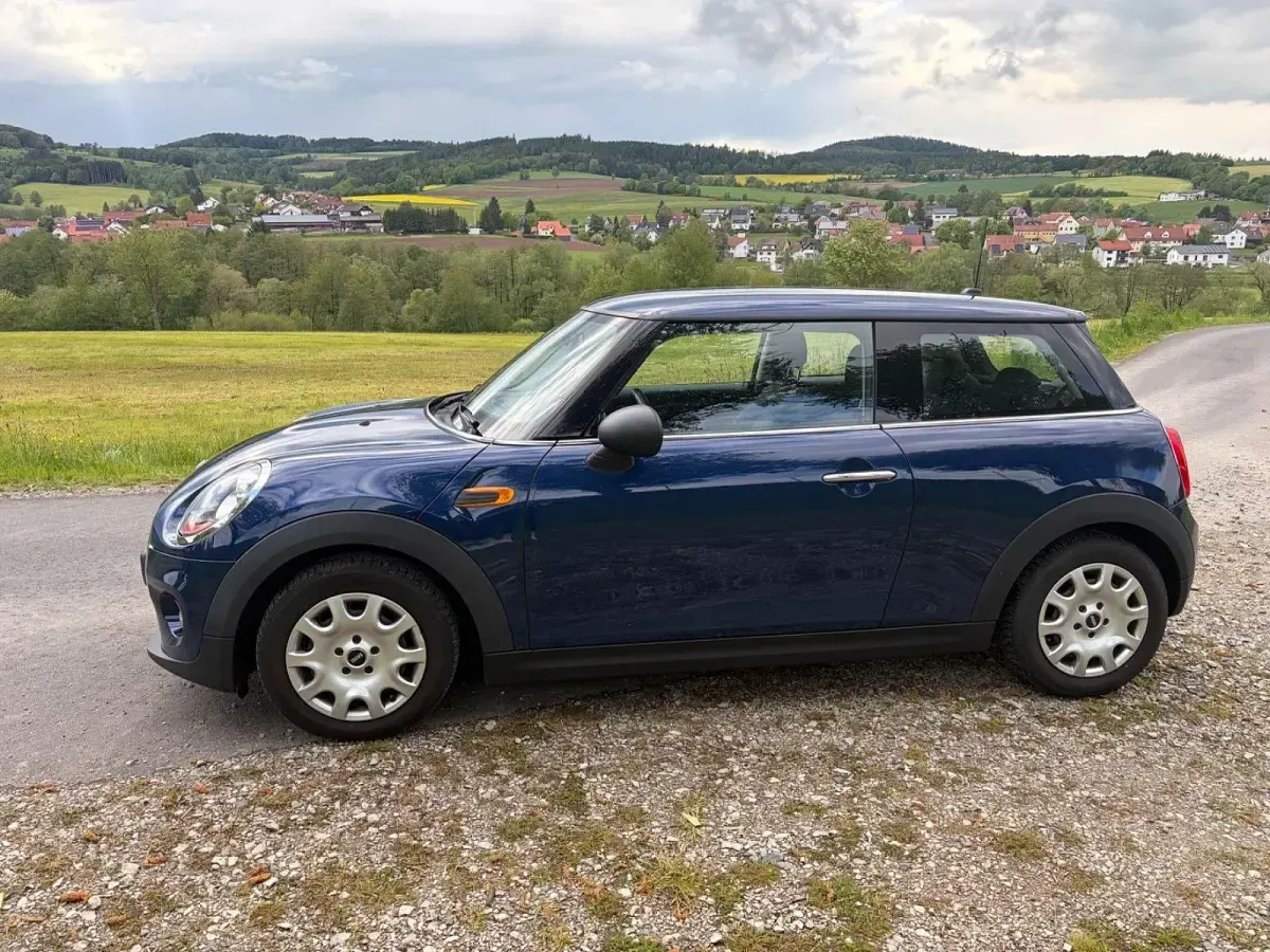 Gebraucht Mini ONE 75 PS (55 kW) 2017 Blau Kleinwagen