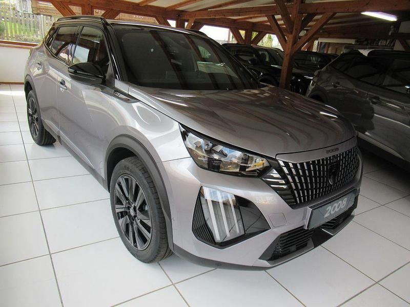 Neu Peugeot 2008 GTi 131 PS (96 kW) 2025 Silber SUV