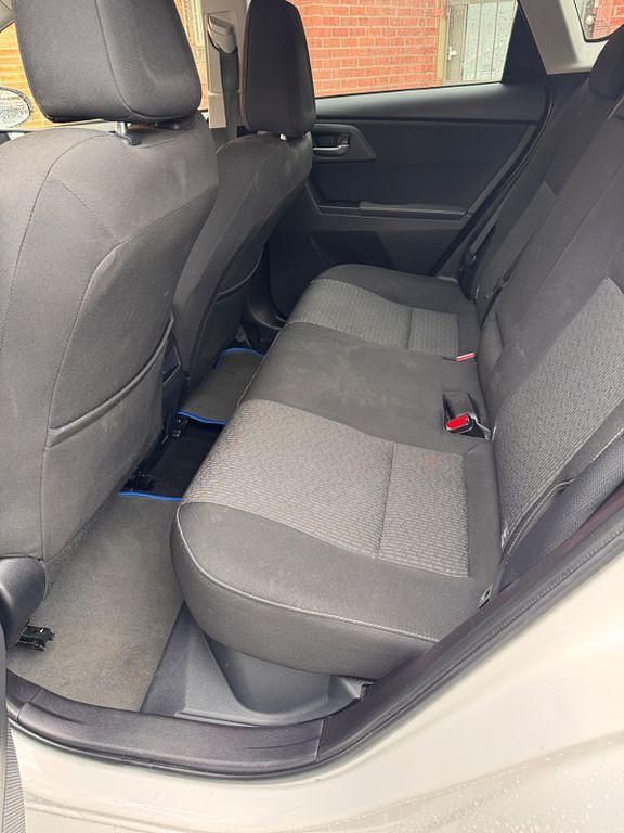 Gebraucht Toyota Auris 136 PS (100 kW) 2014 Weiß Limousine