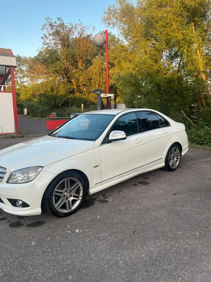 Gebraucht Mercedes C220 170 PS (125 kW) 2008 Weiß Limousine