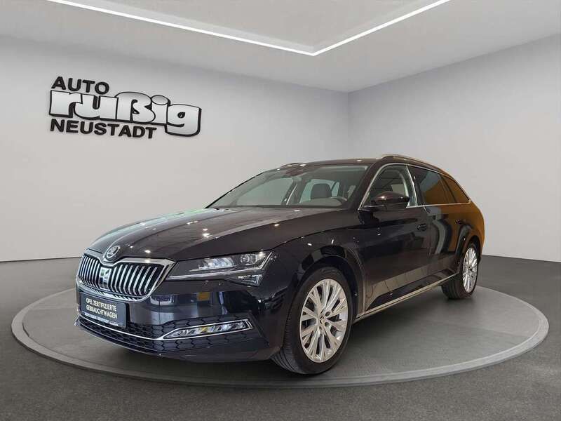 Schwarzmagic perleffekt Gebraucht 2023 Skoda Superb Style Kombi | 33.870 € (Guter Preis) - Bild 1/4