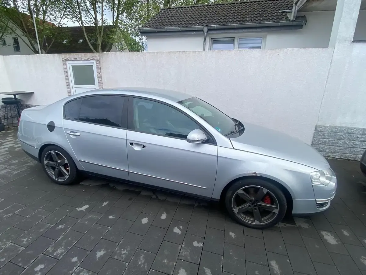 Usata VW Passat 130 CV (95 kW) 2005 Argento Berlina