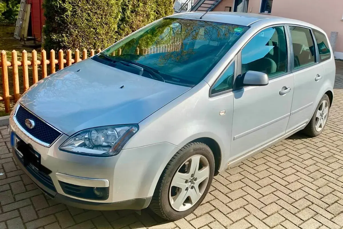 Używany Ford Focus Style 101 KM (74 kW) 2007 Szary Kombi