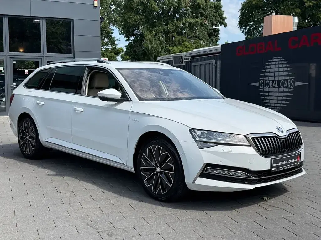 Gebraucht Skoda Superb LAURIN & KLEMENT 200 PS (147 kW) 2023 Weiß Limousine