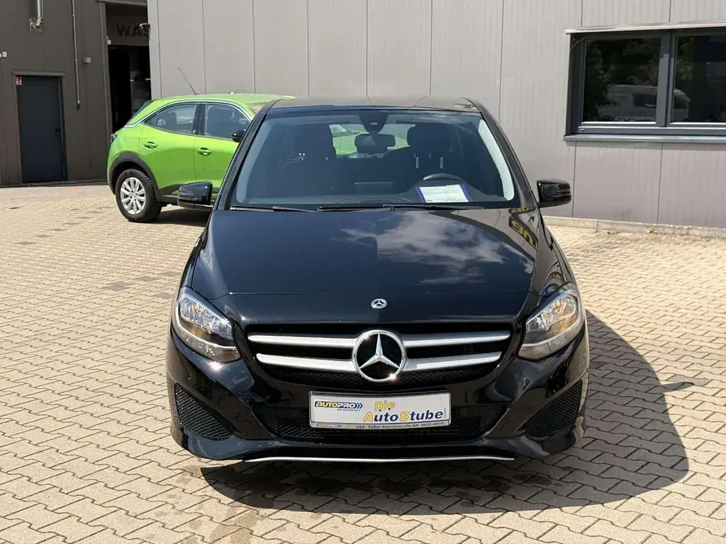 Gebraucht Mercedes B180 109 PS (80 kW) 2017 Schwarz Kleinwagen