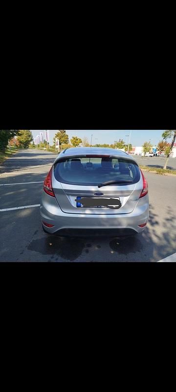 Gebraucht Ford Fiesta Ambiente 60 PS (44 kW) 2008 Silber Limousine