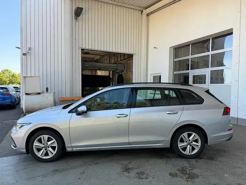 Gebraucht VW Golf VIII Life 116 PS (85 kW) 2021 Reflexsilber metallic Kombi
