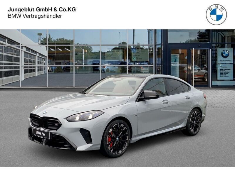 Grau Gebraucht 2024 BMW M235 Shadowline Coupé | 60.970 € - Bild 1/4