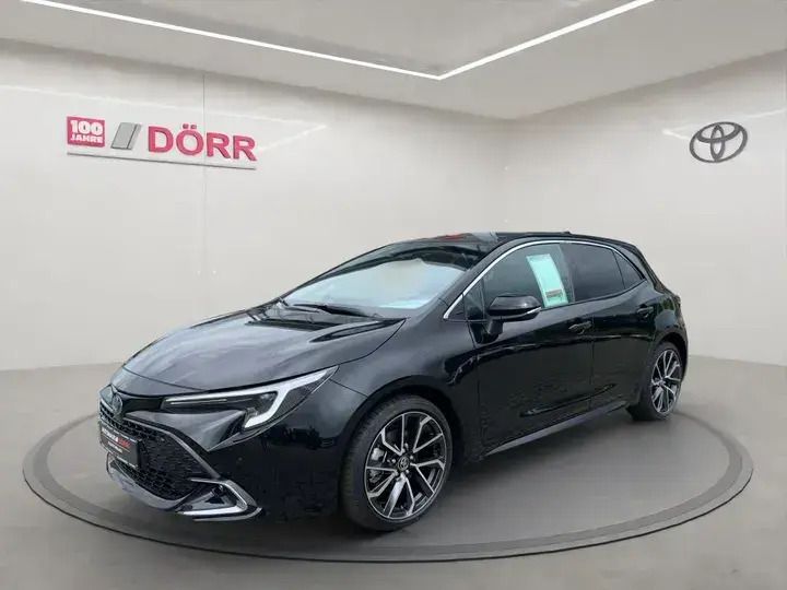 Neu Toyota Corolla Lounge 178 PS (130 kW) 2025 Schwarz metallic Limousine
