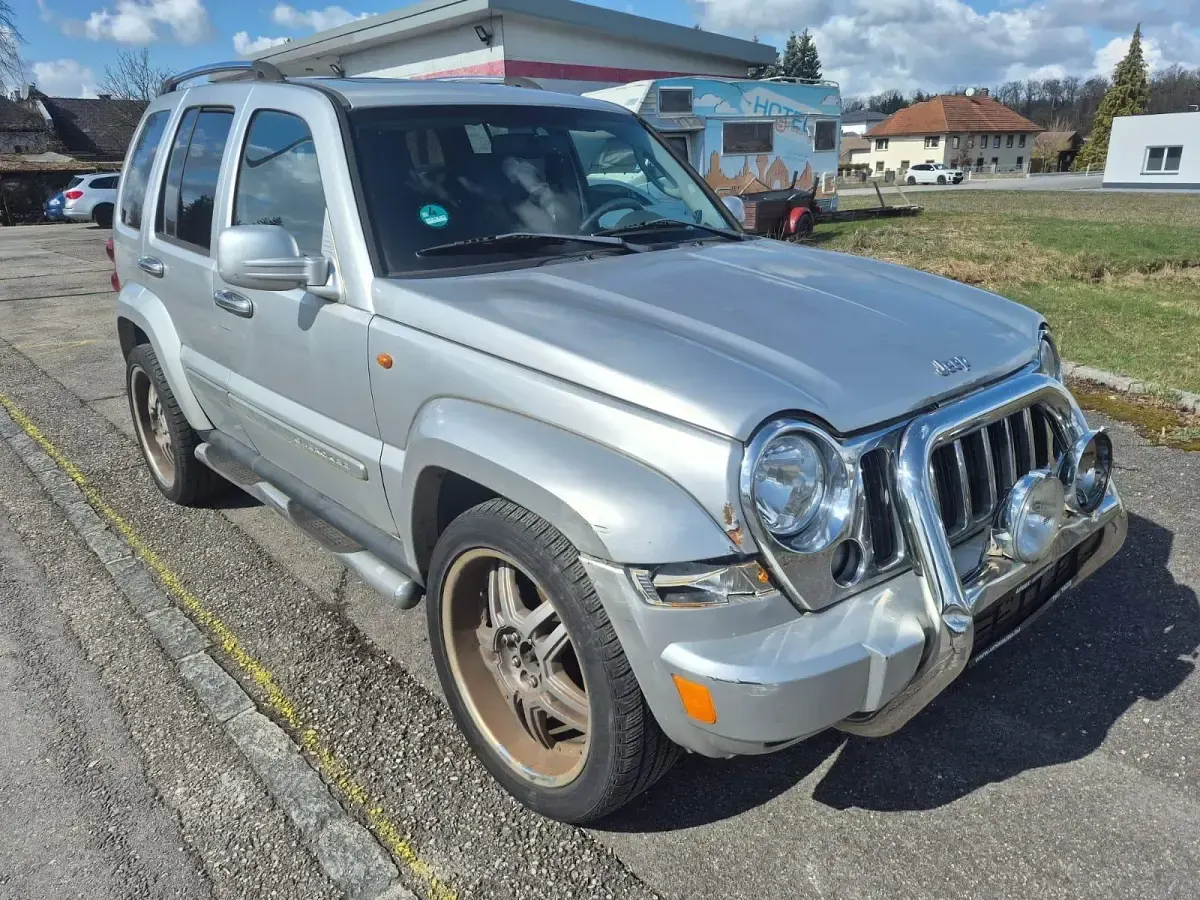 Occasion Jeep Cherokee 163 ch (119 kW) 2007 Argent SUV