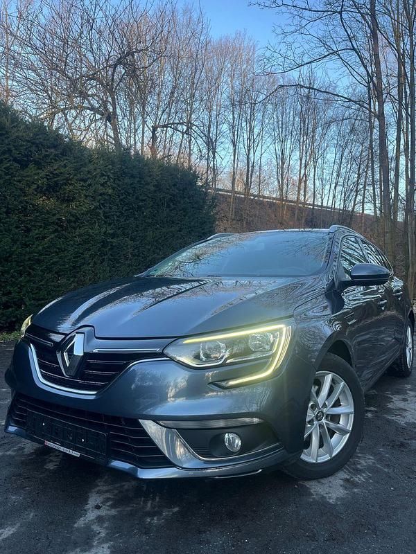 Gebraucht Renault Mégane GrandTour Experience 132 PS (97 kW) 2017 Grau Kombi