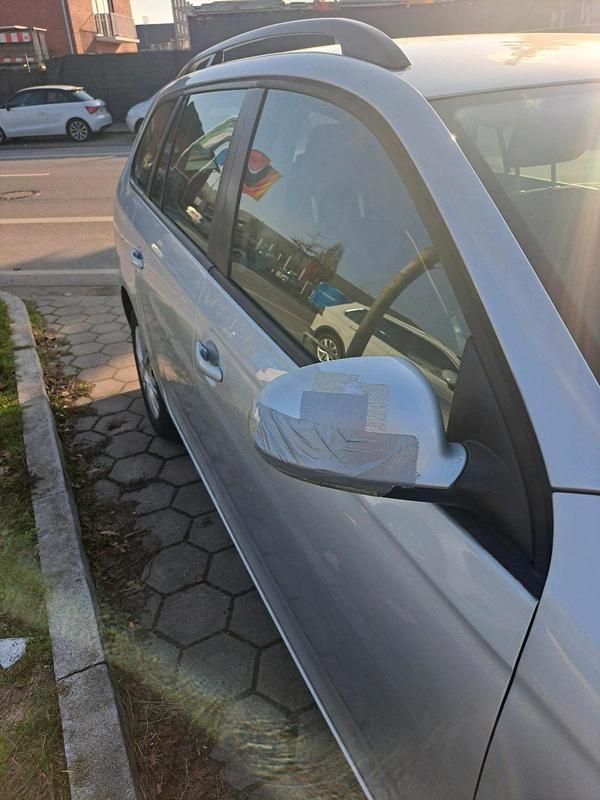 Gebraucht VW Golf VI 105 PS (77 kW) 2010 Silber Kleinwagen