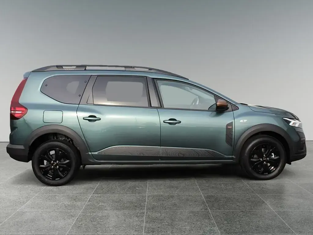 Uusi Dacia Jogger Extreme 110 HP (80 kW) 2025 Harmaa Tila-auto