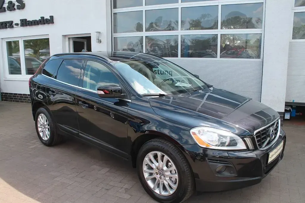 Gebraucht Volvo XC60 Summum 163 PS (119 kW) 2009 Black sapphire SUV