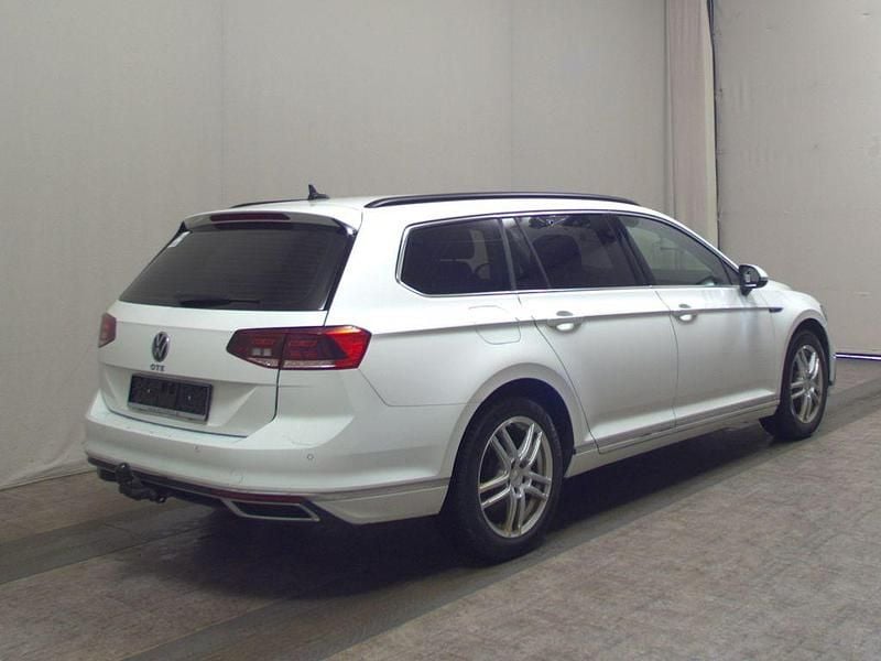 Gebraucht VW Passat 218 PS (160 kW) 2021 Pure white Kombi