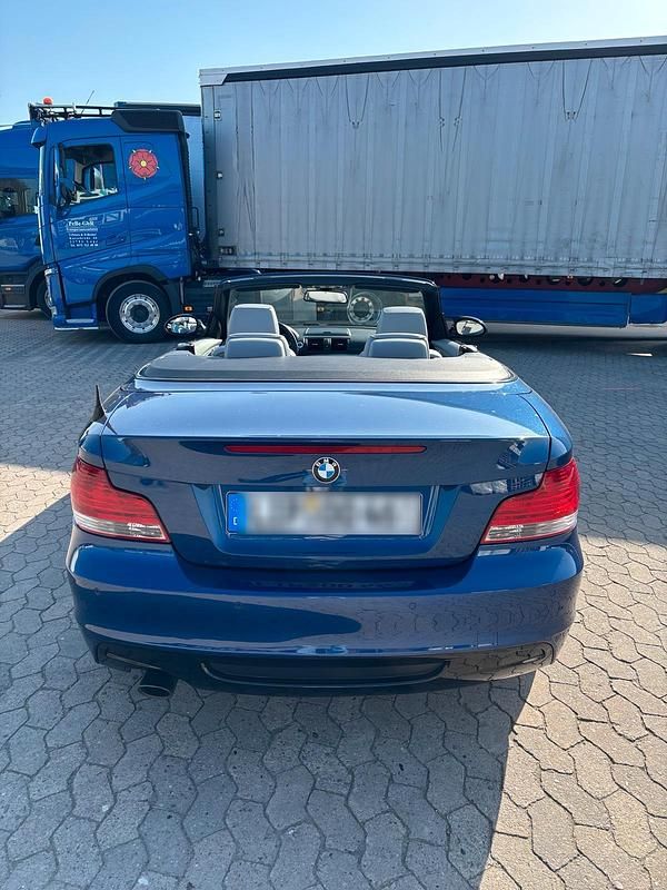 Gebraucht BMW 123 Cabriolet 204 PS (150 kW) 2009 Blau Cabrio