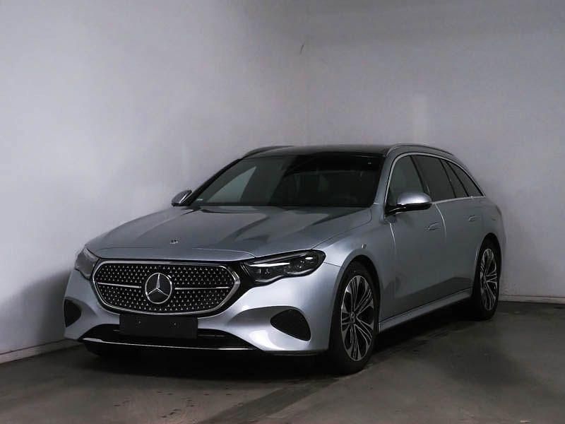 Gebraucht Mercedes E300 197 PS (144 kW) 2024 Silber Limousine