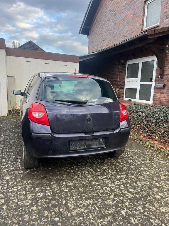 Gebraucht Renault Clio II Exception 88 PS (64 kW) 2006 Violet Limousine