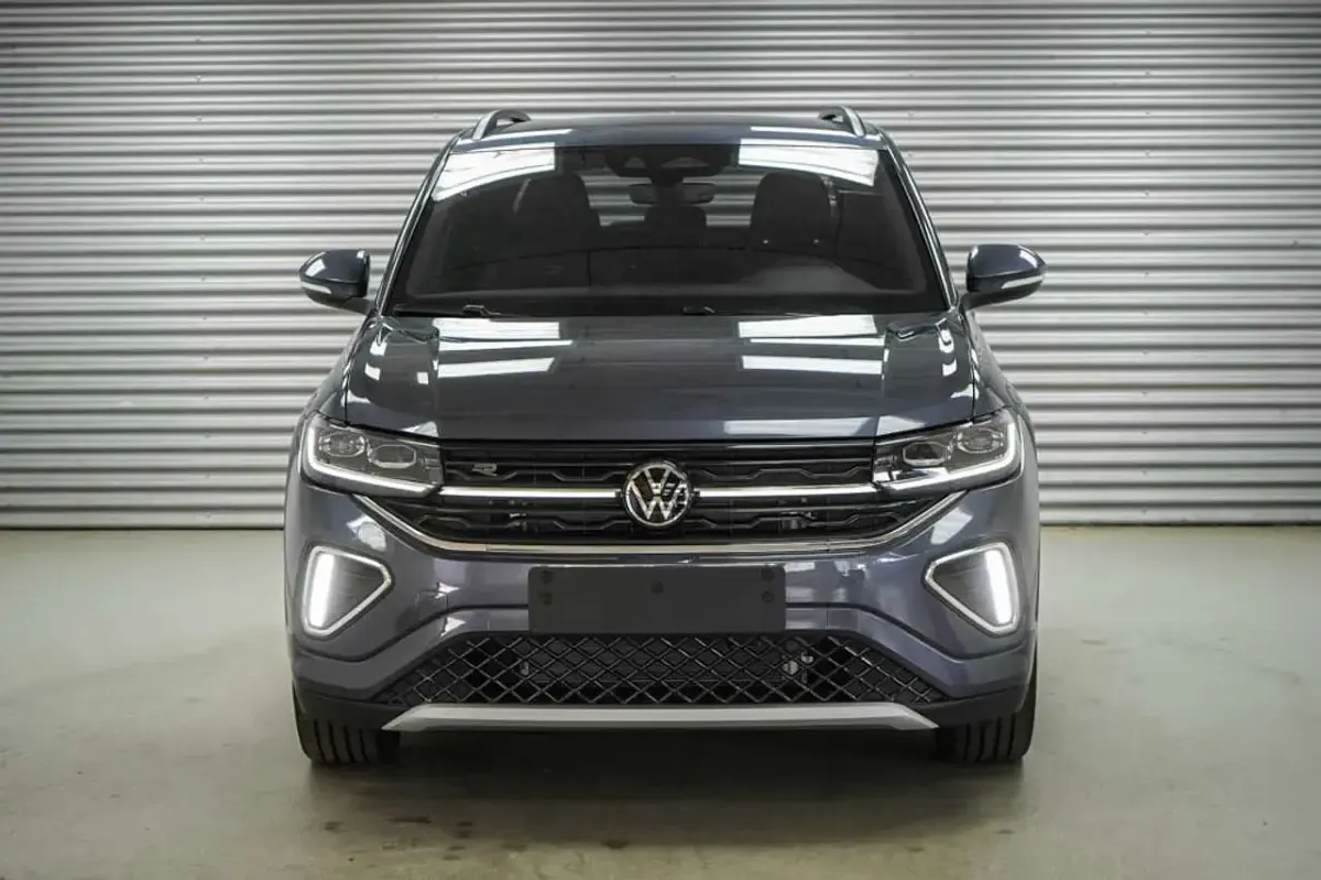 Neu VW T-Cross R-line 150 PS (110 kW) 2026 Rauchgrau SUV