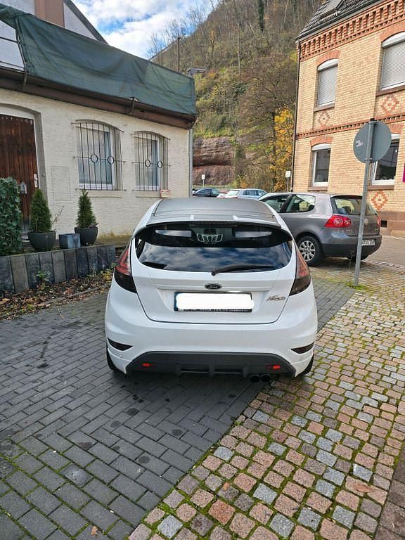 Gebraucht Ford Fiesta Sport 120 PS (88 kW) 2010 Weiß Kleinwagen