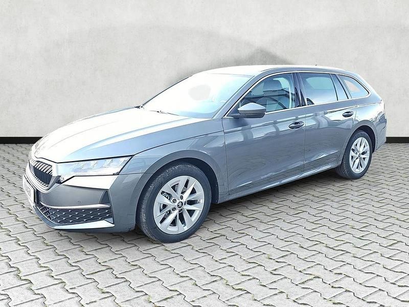 Neu Skoda Octavia Selection 150 PS (110 kW) 2025 Graphitegrau metallic Kombi