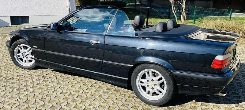 Schwarz Gebraucht 1999 BMW 320 Cabriolet Cabrio | 11.300 € (Fairer Preis) - Bild 1/4