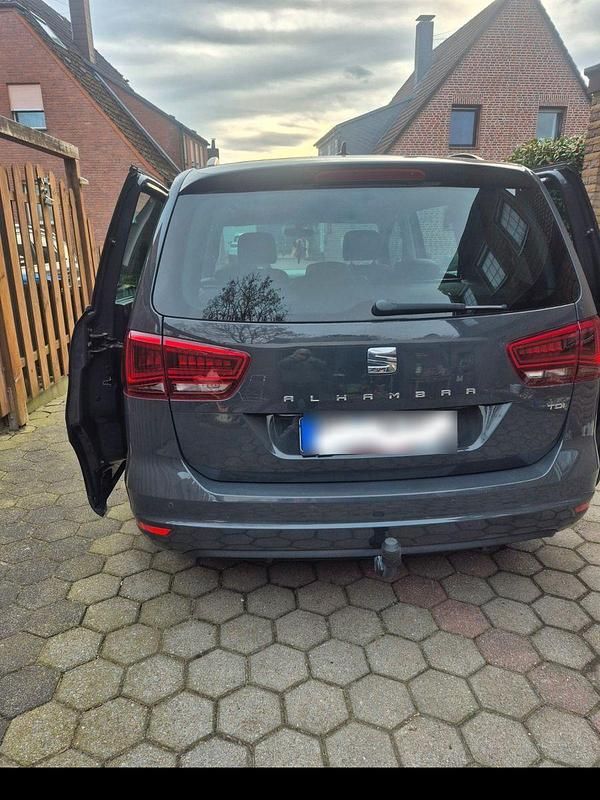Gebraucht Seat Alhambra Style 150 PS (110 kW) 2017 Grau Van / Kleinbus